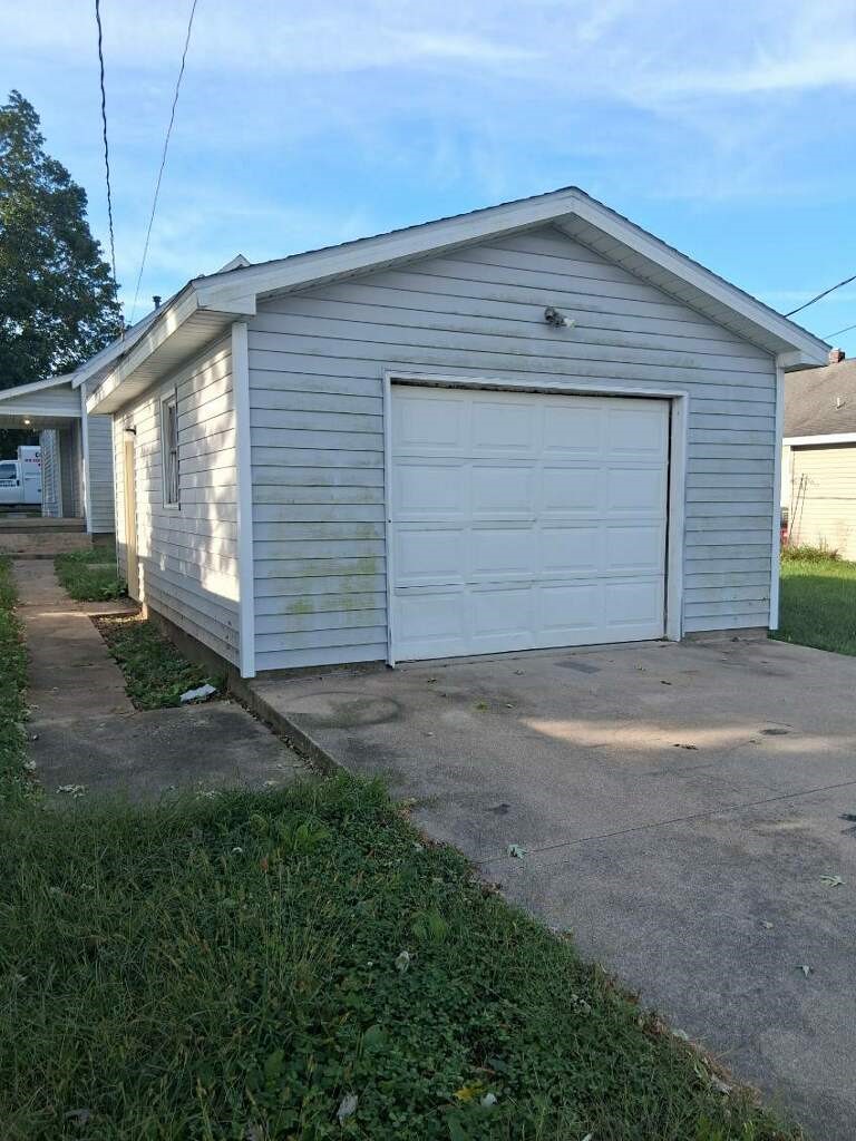 305 8th Street Property Photo 13