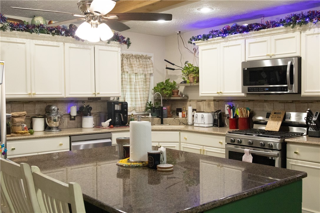 4226 Mayflower Drive Property Photo 5
