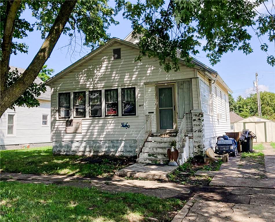 1004 Champaign Avenue Property Photo 1