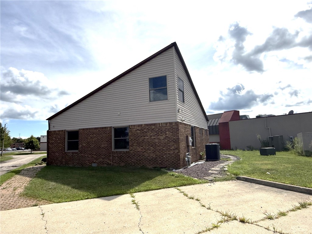232 E Richmond Avenue Property Photo 3