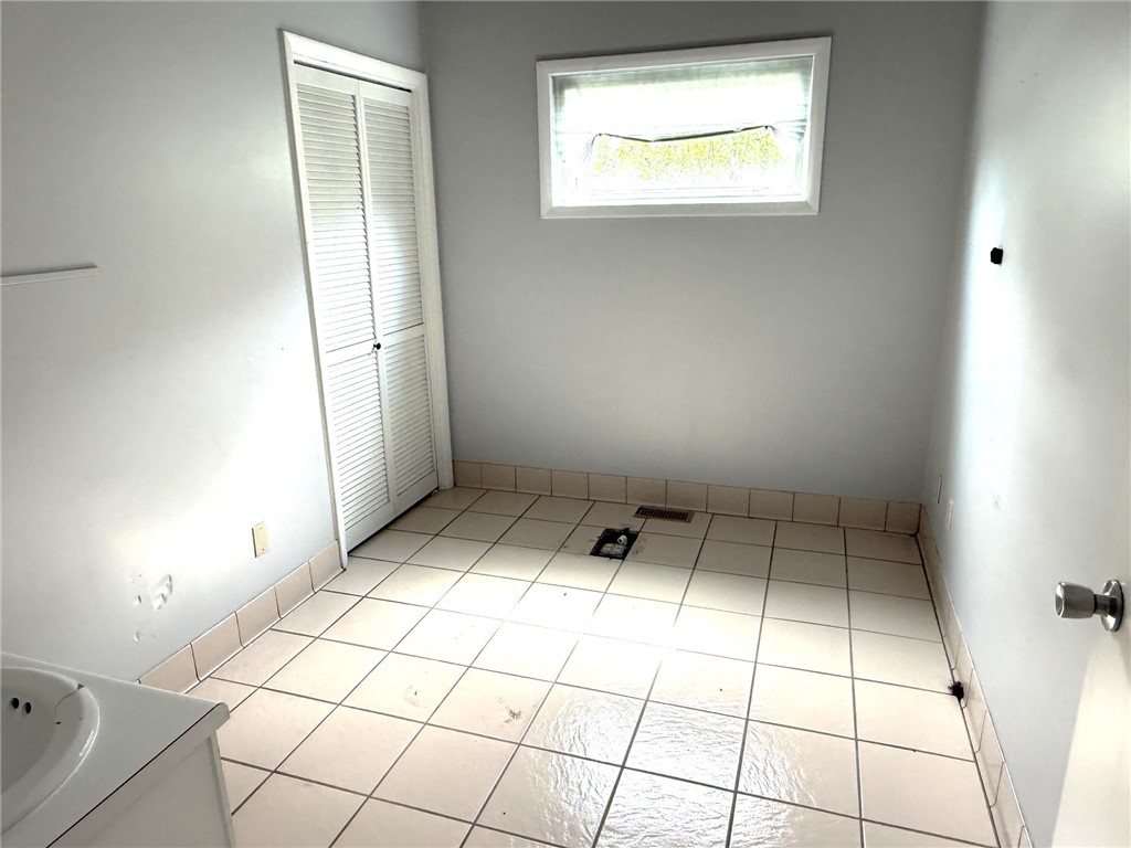 232 E Richmond Avenue Property Photo 4