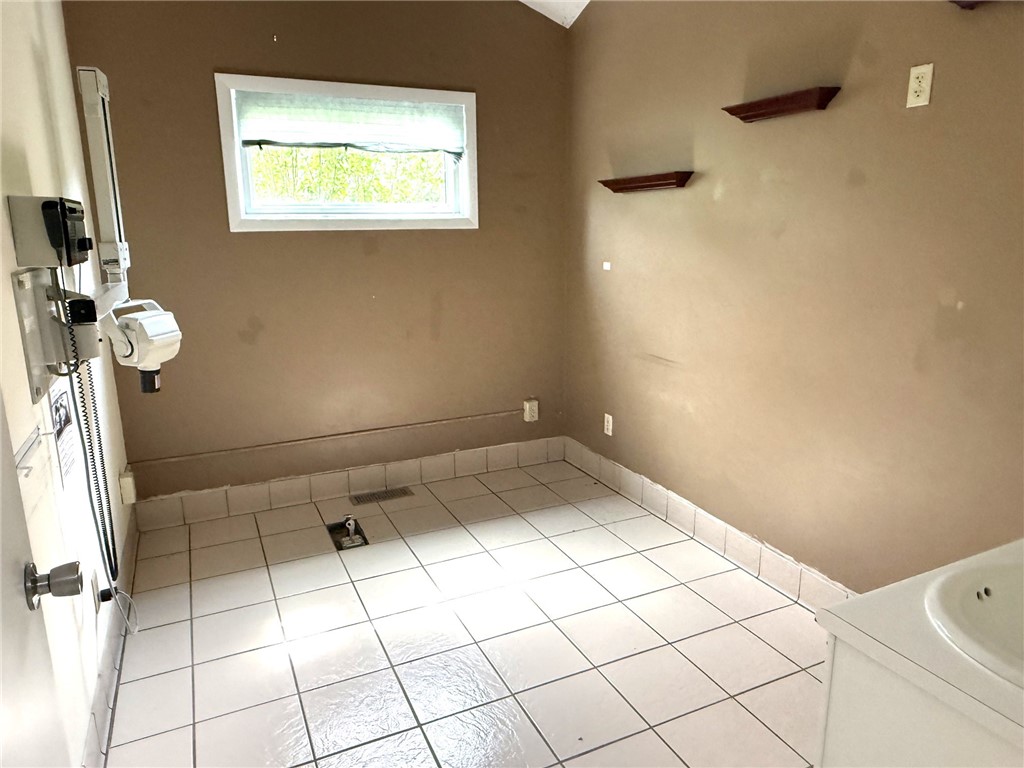 232 E Richmond Avenue Property Photo 5