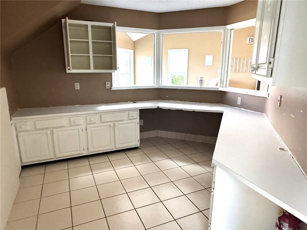 232 E Richmond Avenue Property Photo 6