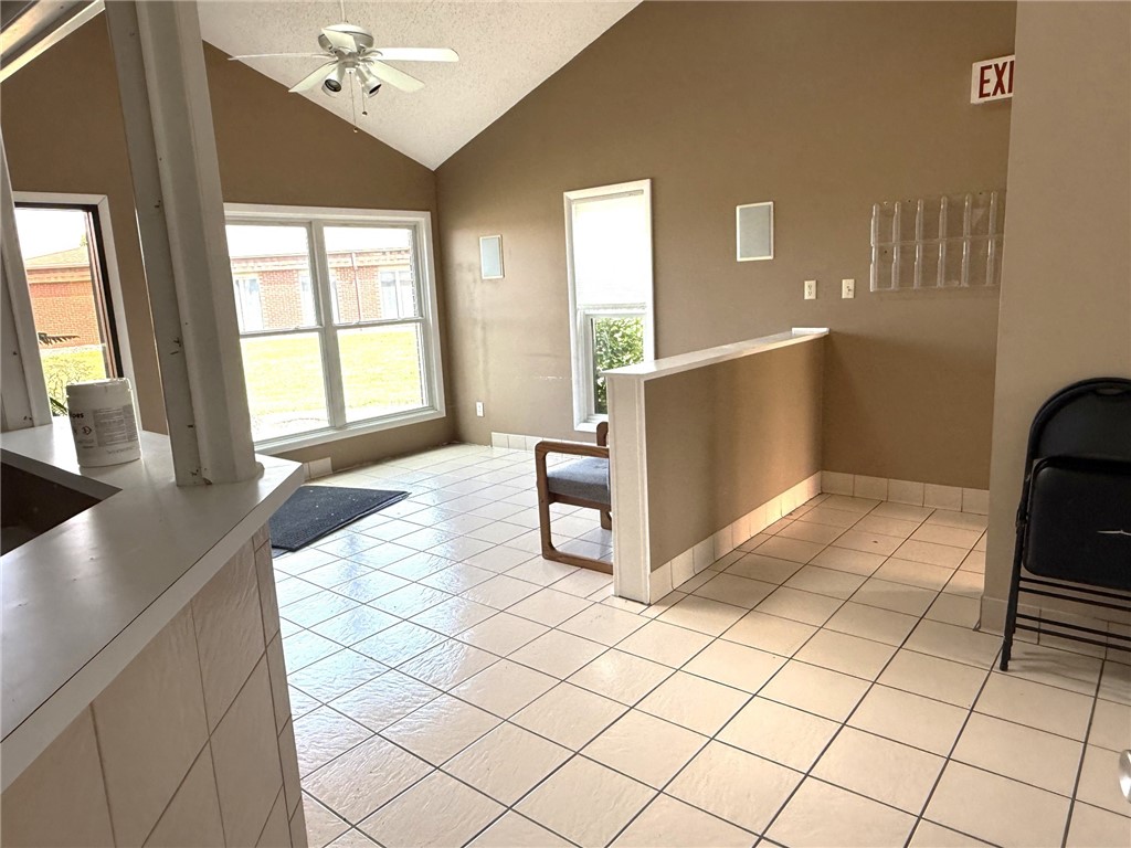 232 E Richmond Avenue Property Photo 7