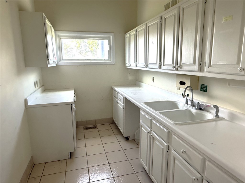 232 E Richmond Avenue Property Photo 8