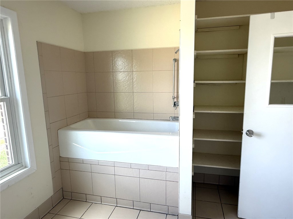 232 E Richmond Avenue Property Photo 9