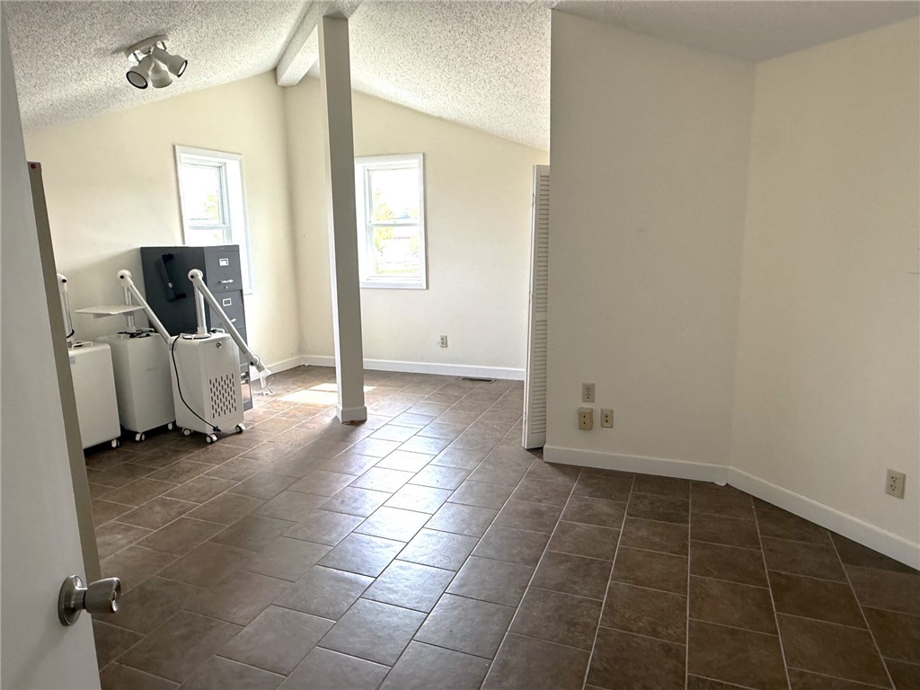 232 E Richmond Avenue Property Photo 10