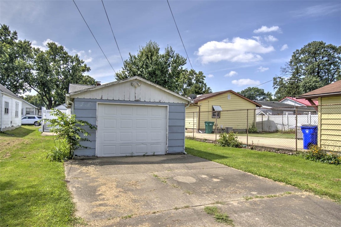 2424 E Main Street Property Photo 11
