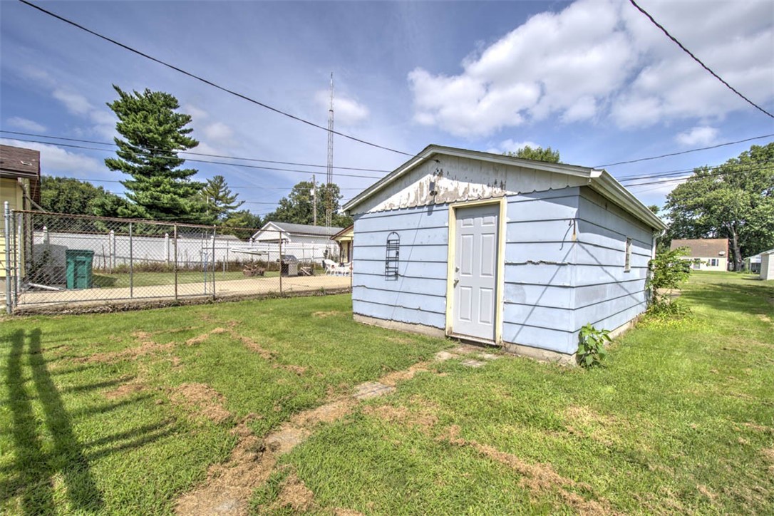 2424 E Main Street Property Photo 12
