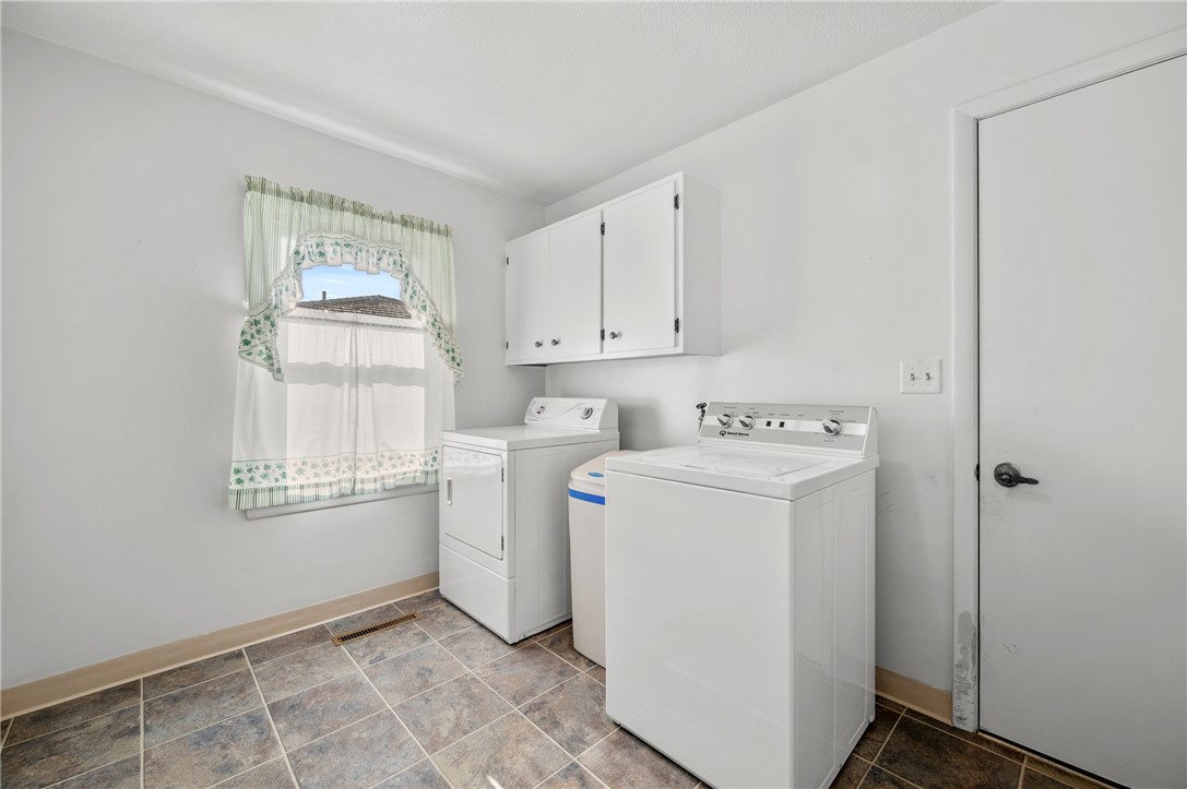 306 W Blackburn Street Property Photo 10