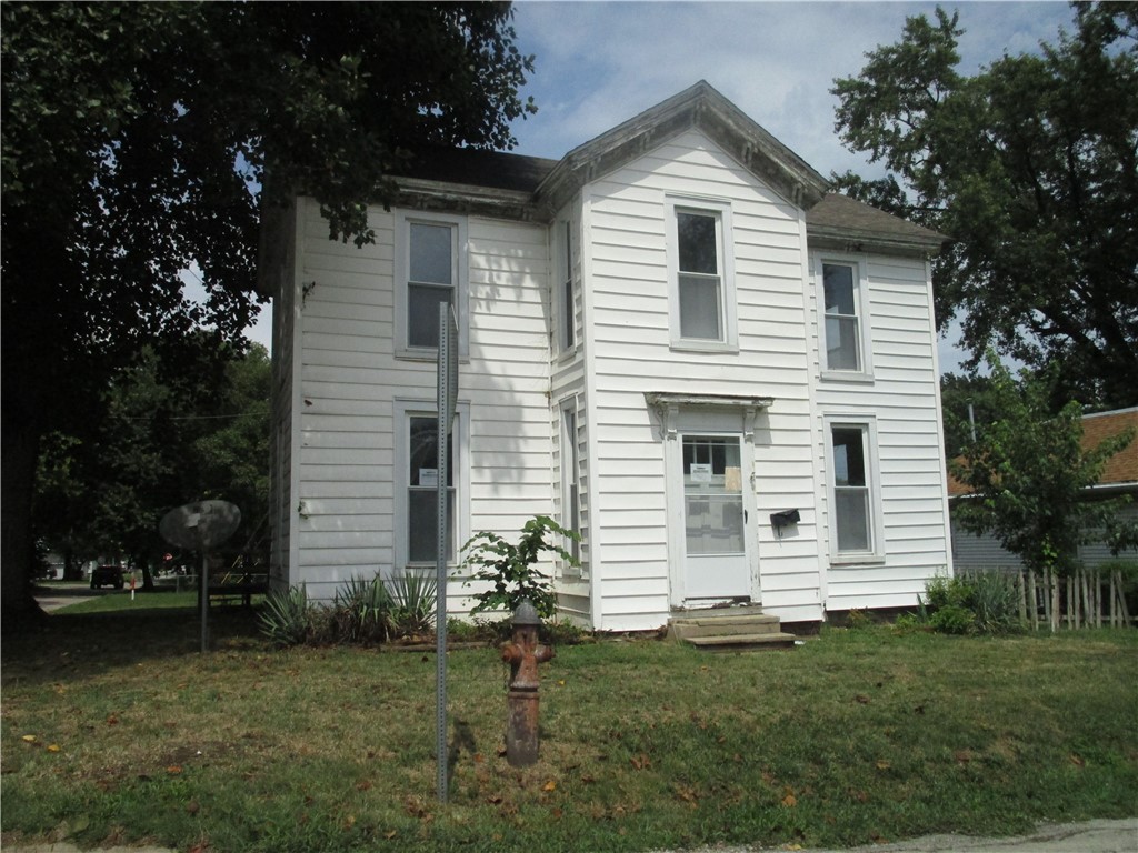 800 E 3rd Street Property Photo 1