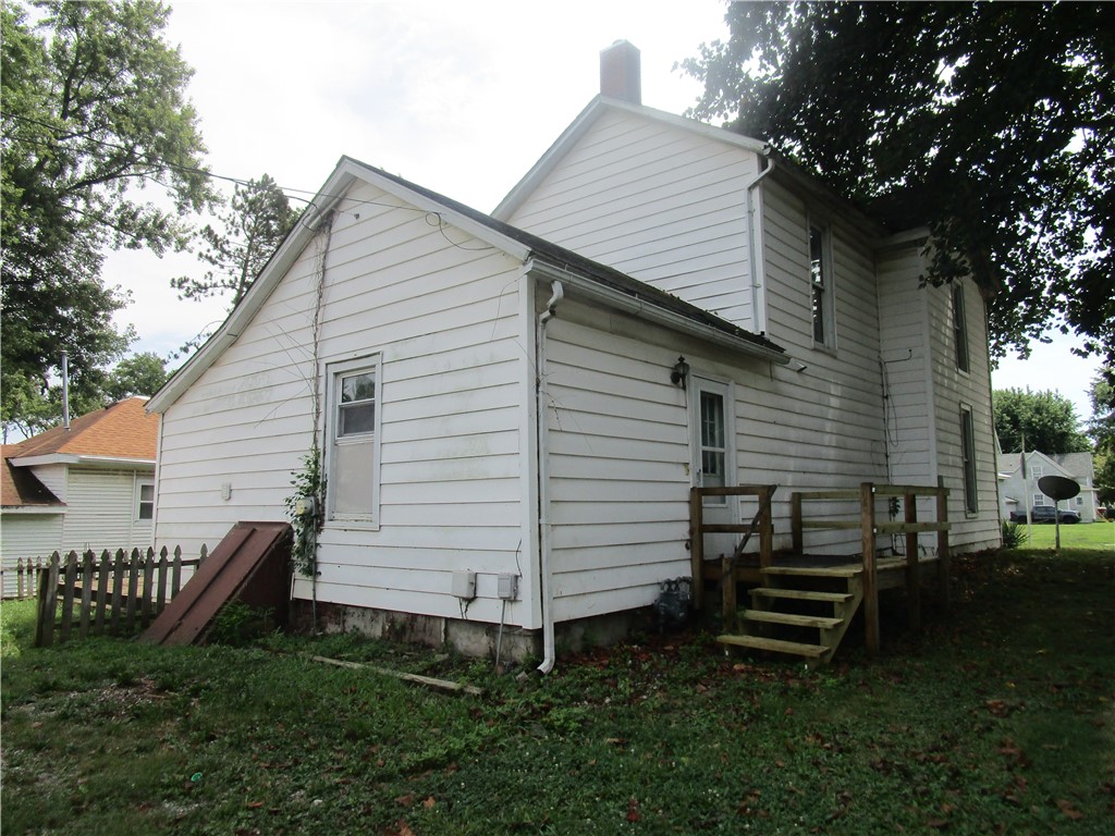 800 E 3rd Street Property Photo 4