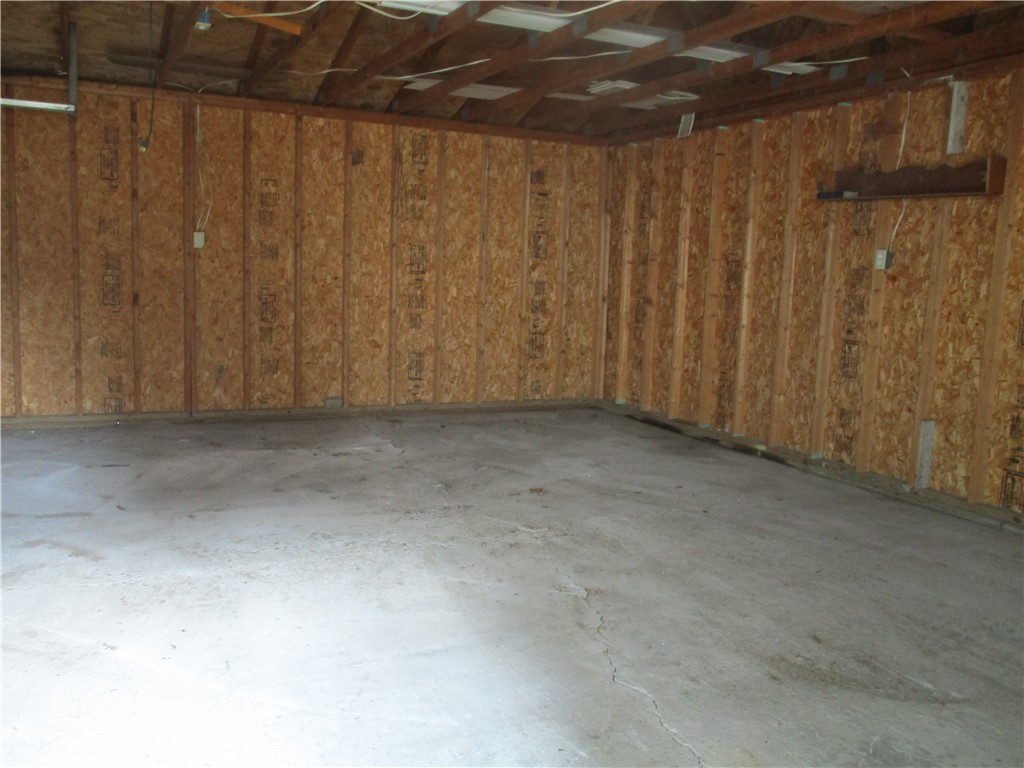 800 E 3rd Street Property Photo 16
