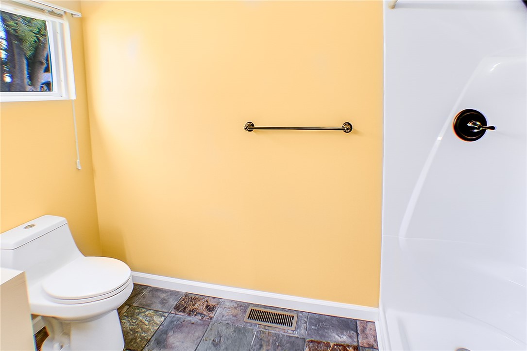 303 Tyler Avenue Property Photo 15