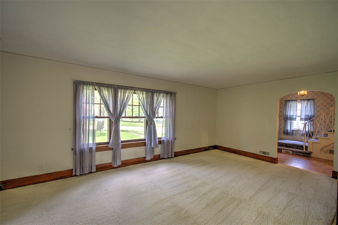 1811 Main Street Property Photo 4