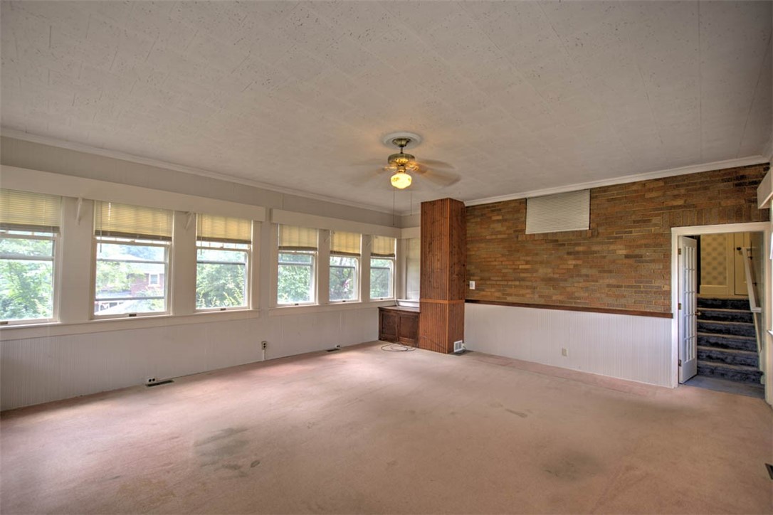 1811 Main Street Property Photo 8