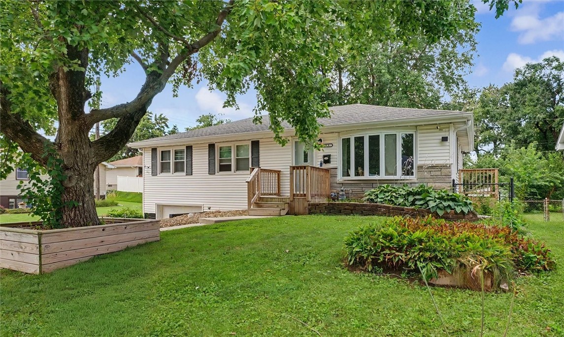49 Colorado Drive Property Photo 3