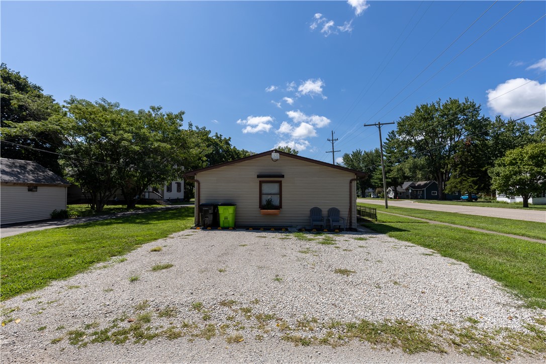105 Warren Street Property Photo 5