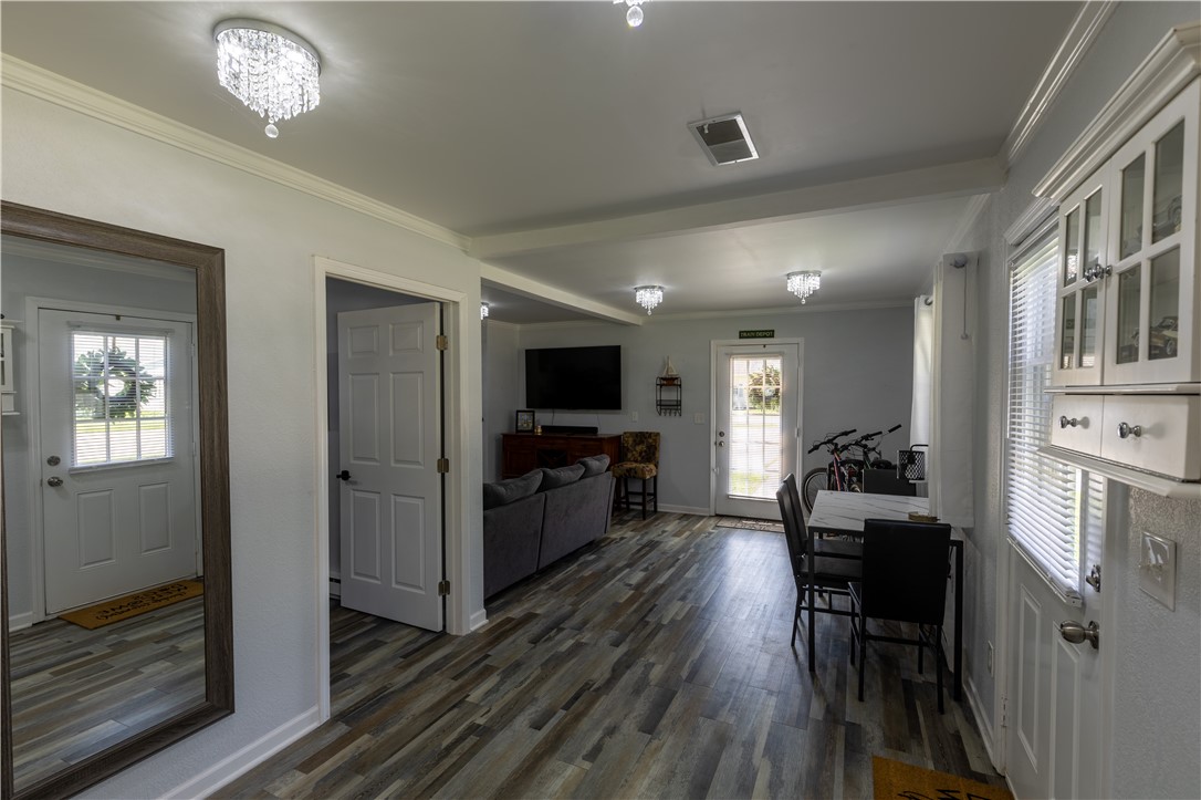 105 Warren Street Property Photo 6