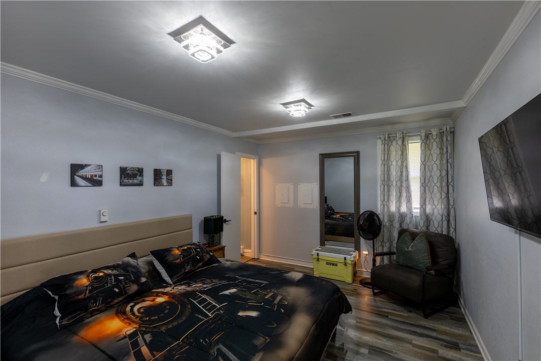 105 Warren Street Property Photo 8