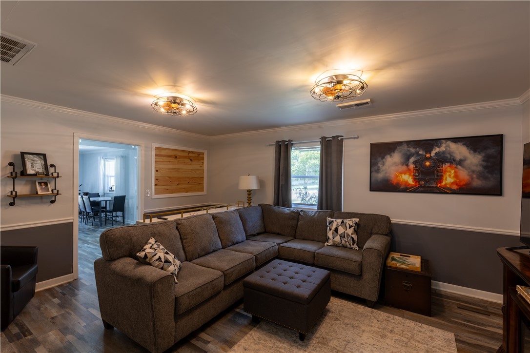 105 Warren Street Property Photo 12