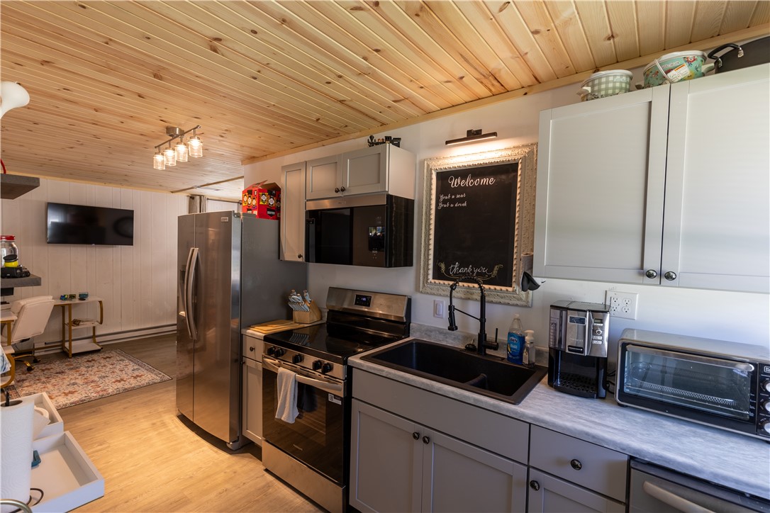 105 Warren Street Property Photo 14