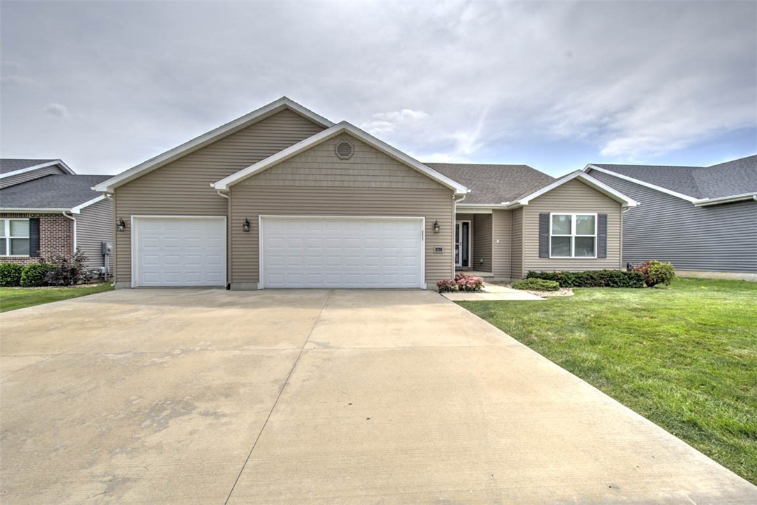 665 Pearl Court Property Photo 1