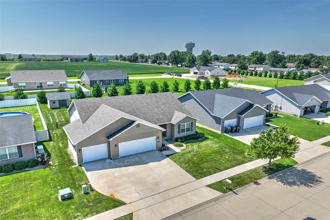 665 Pearl Court Property Photo 4