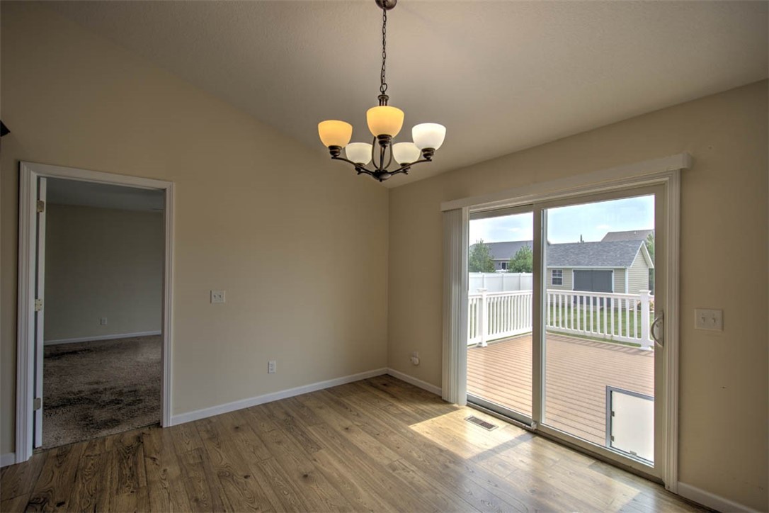 665 Pearl Court Property Photo 6