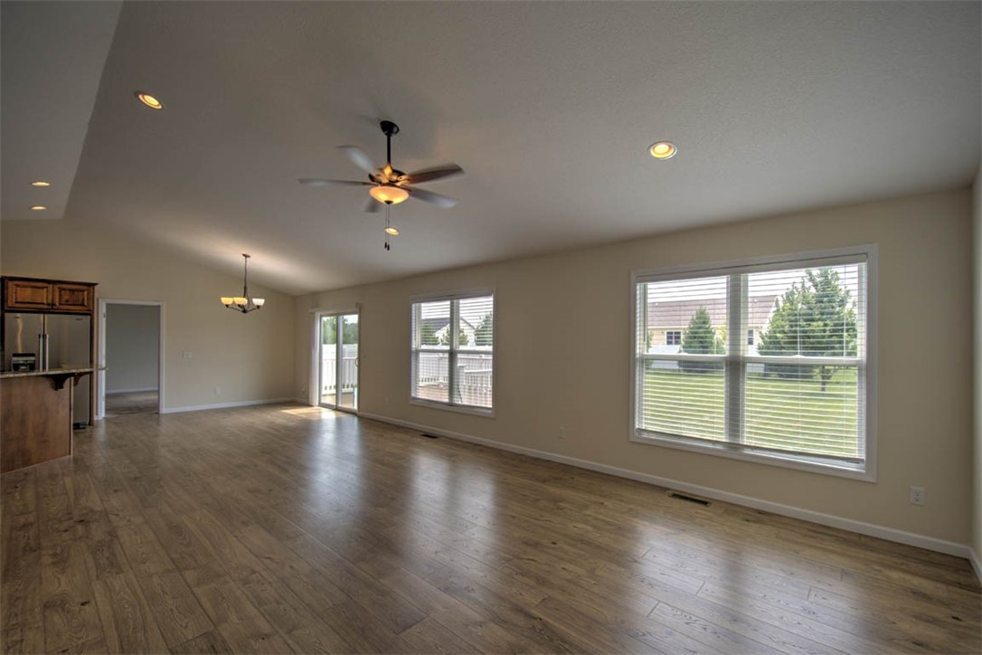 665 Pearl Court Property Photo 8