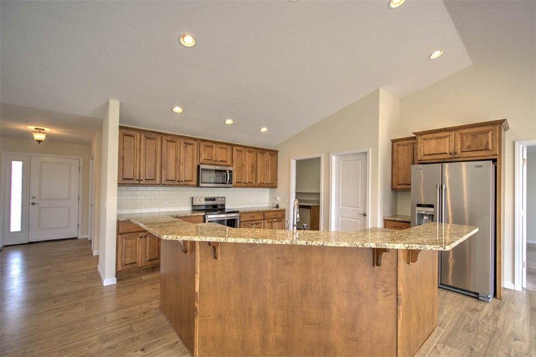 665 Pearl Court Property Photo 12