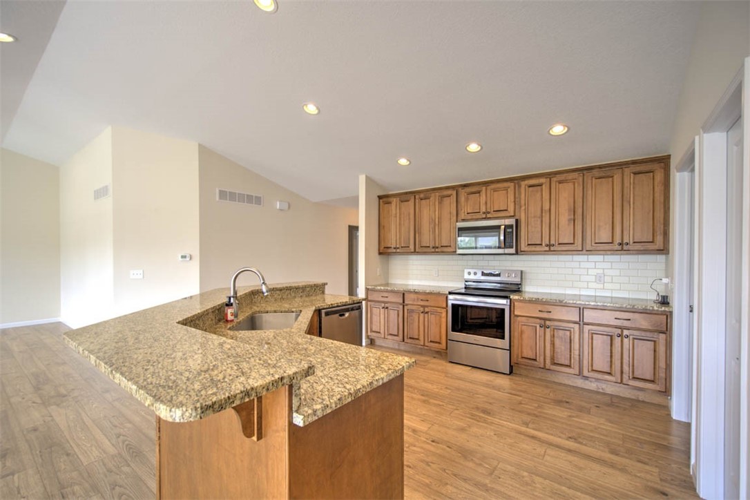 665 Pearl Court Property Photo 13