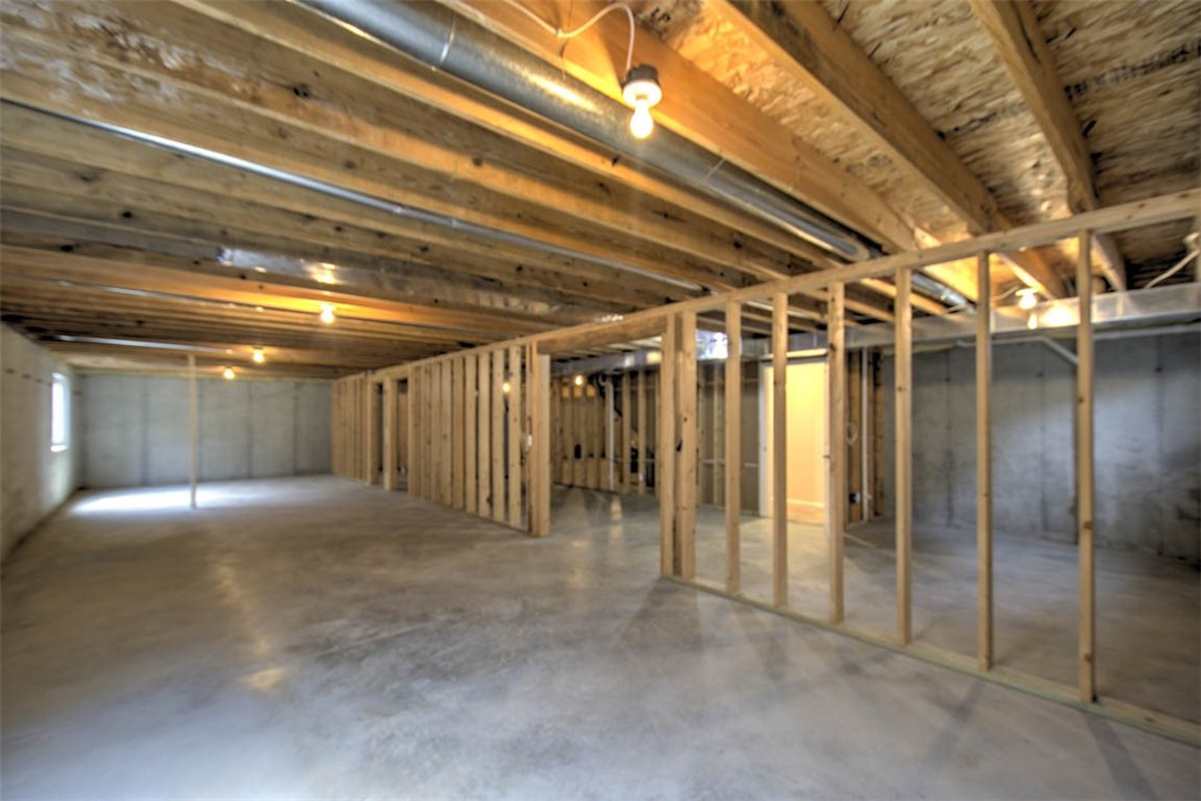 665 Pearl Court Property Photo 25