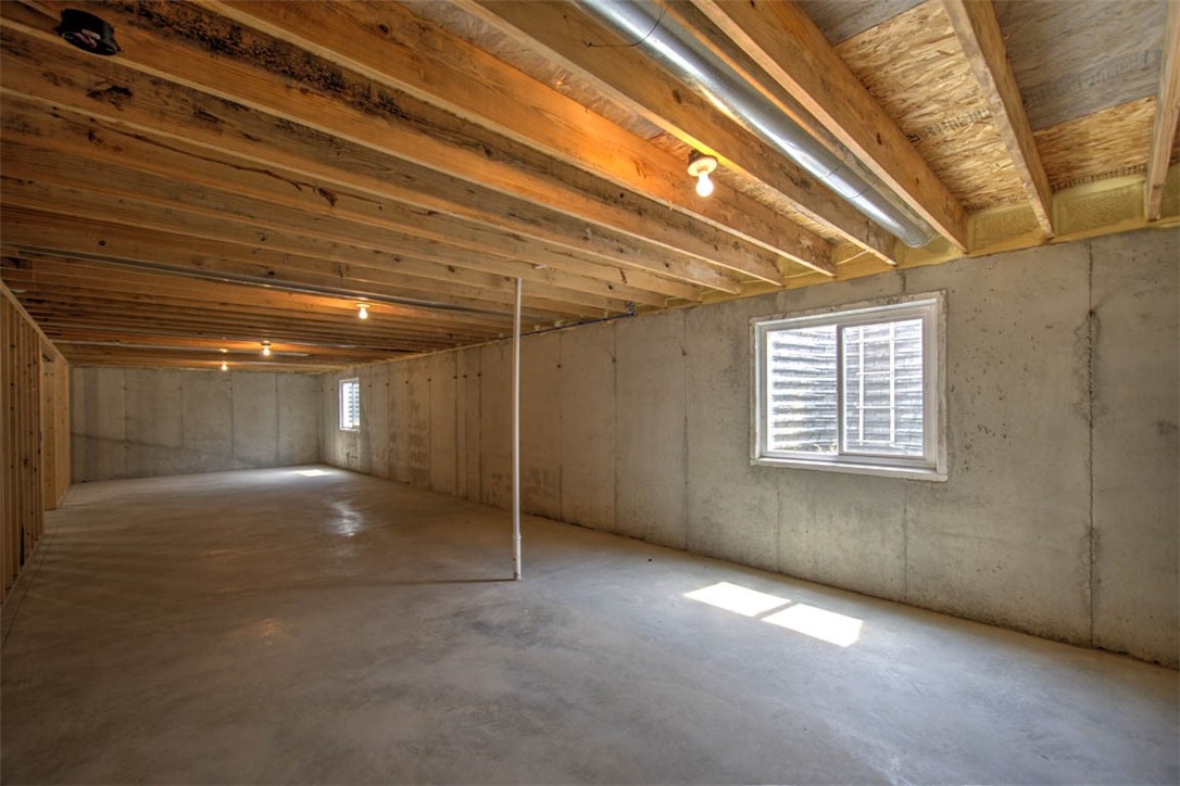 665 Pearl Court Property Photo 28