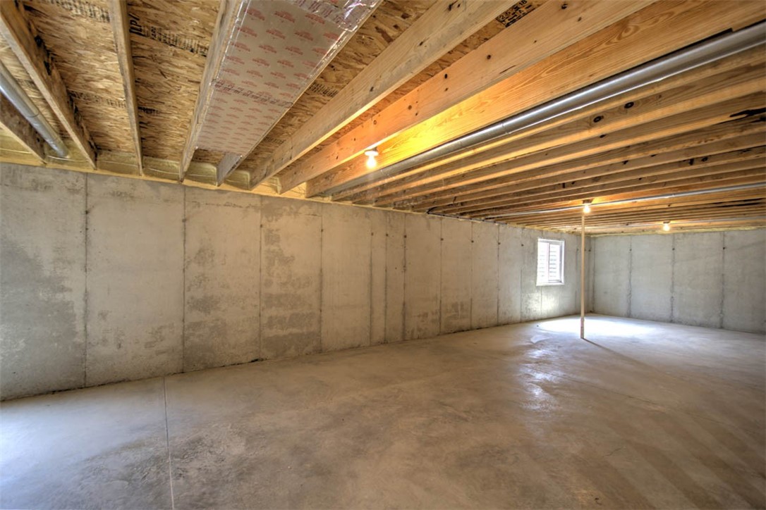 665 Pearl Court Property Photo 29