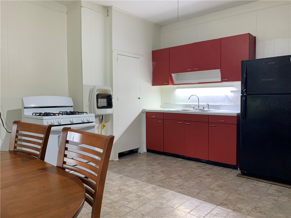223 W Montgomery Street Property Photo 4