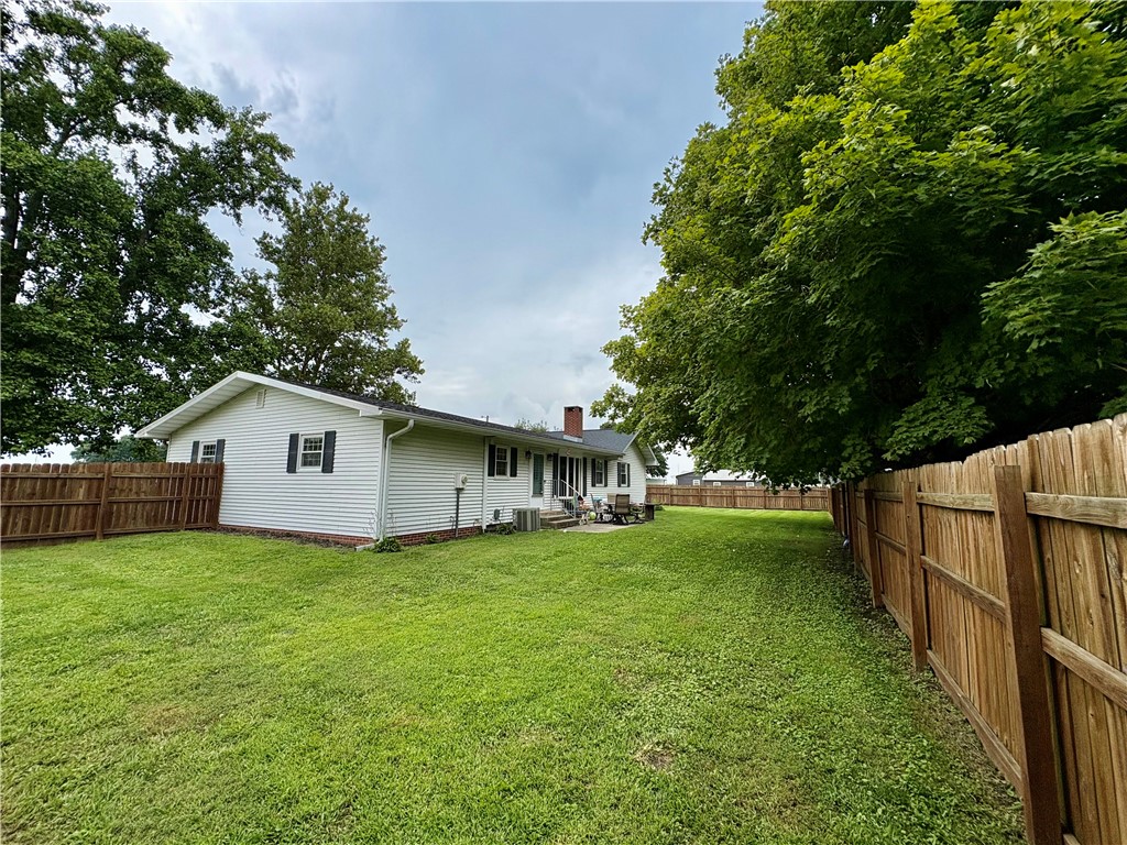 606 Adams Street Property Photo 9