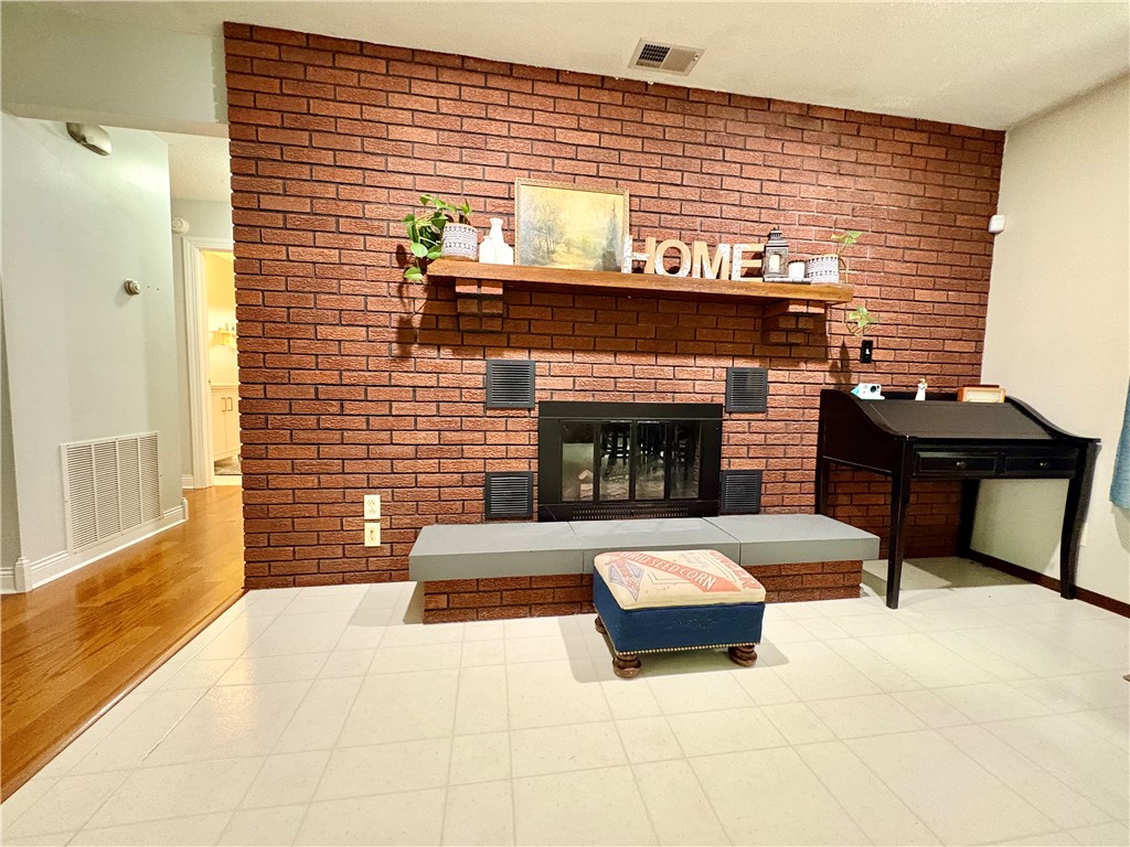 606 Adams Street Property Photo 23