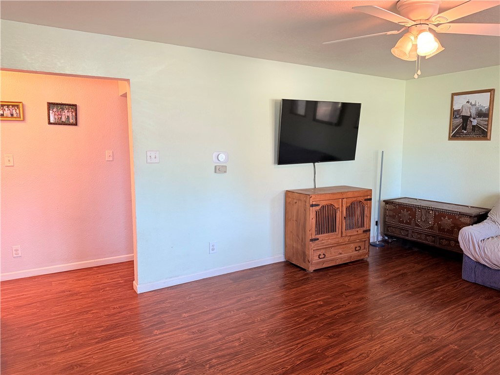 13 Iola Court Property Photo 5