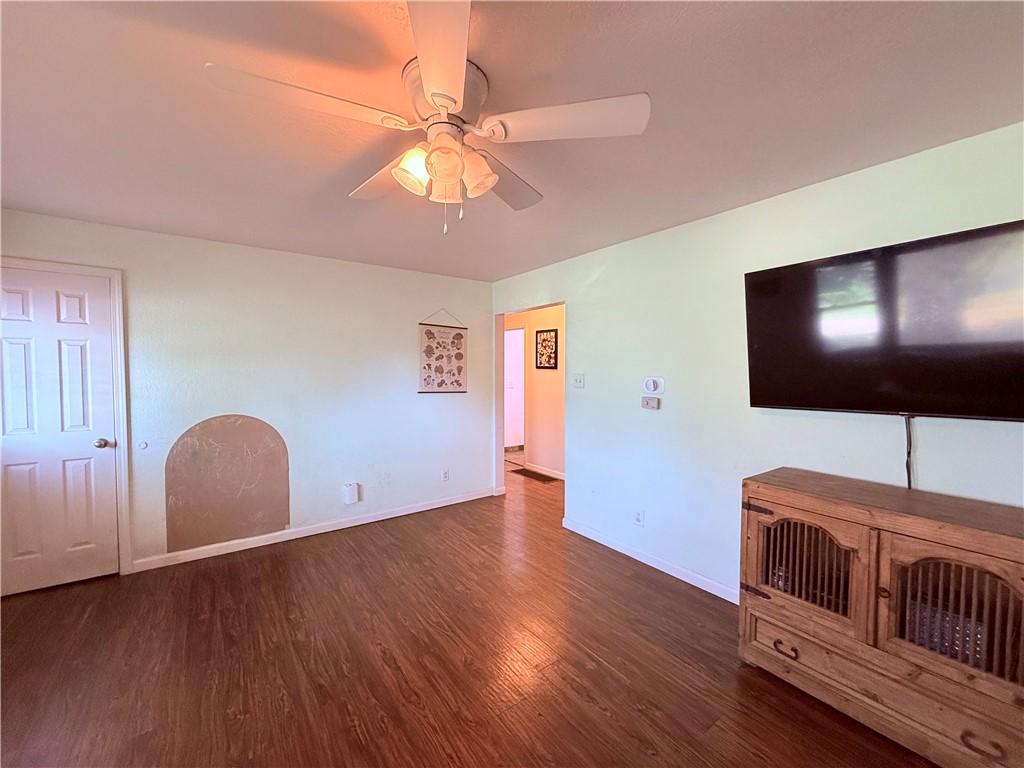 13 Iola Court Property Photo 6