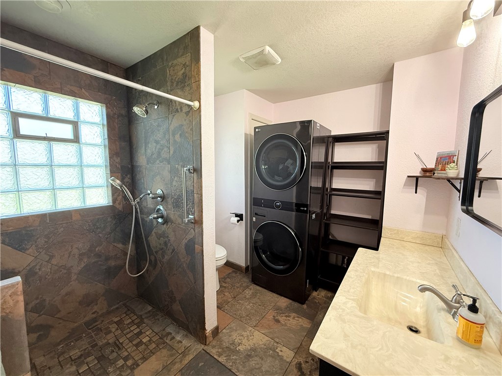 13 Iola Court Property Photo 15