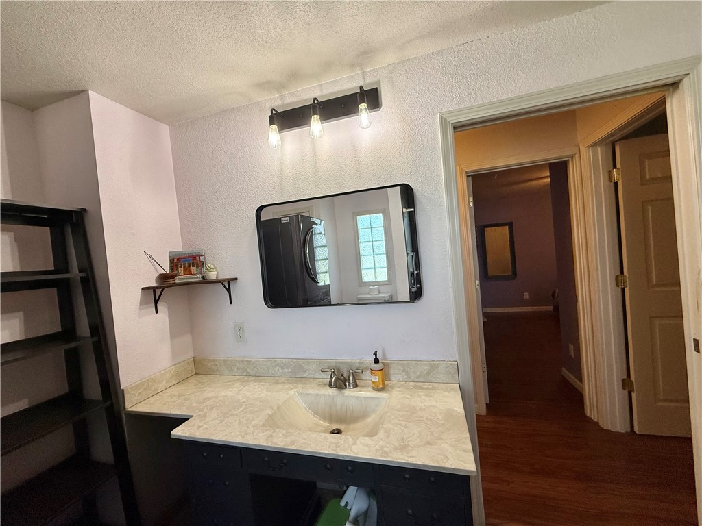 13 Iola Court Property Photo 16