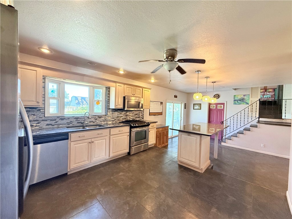 13 Iola Court Property Photo 17