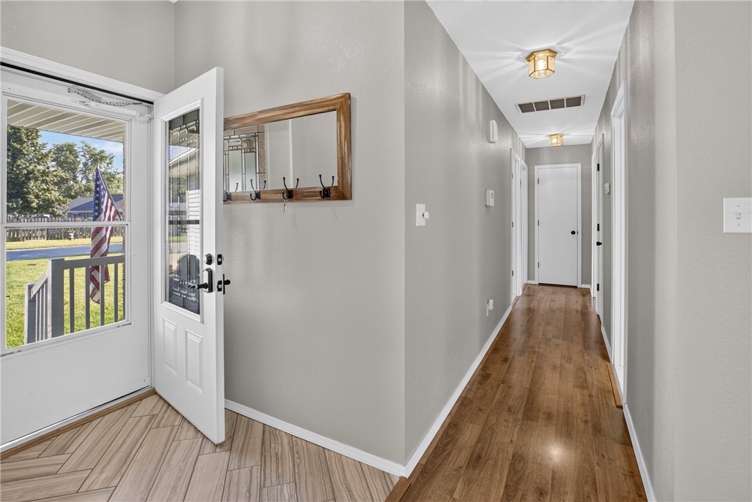 103 W Edgewood Avenue Property Photo 2