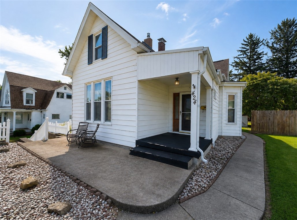 424 E Wood Street Property Photo 2