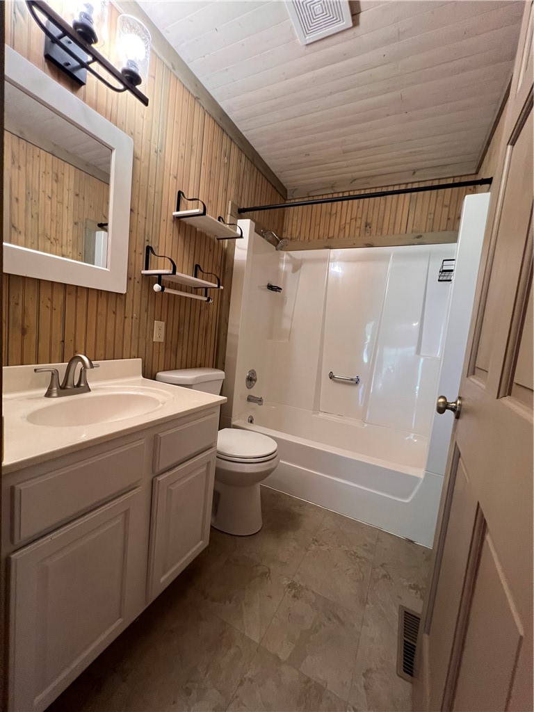 2439 E 1500 North Road Property Photo 20