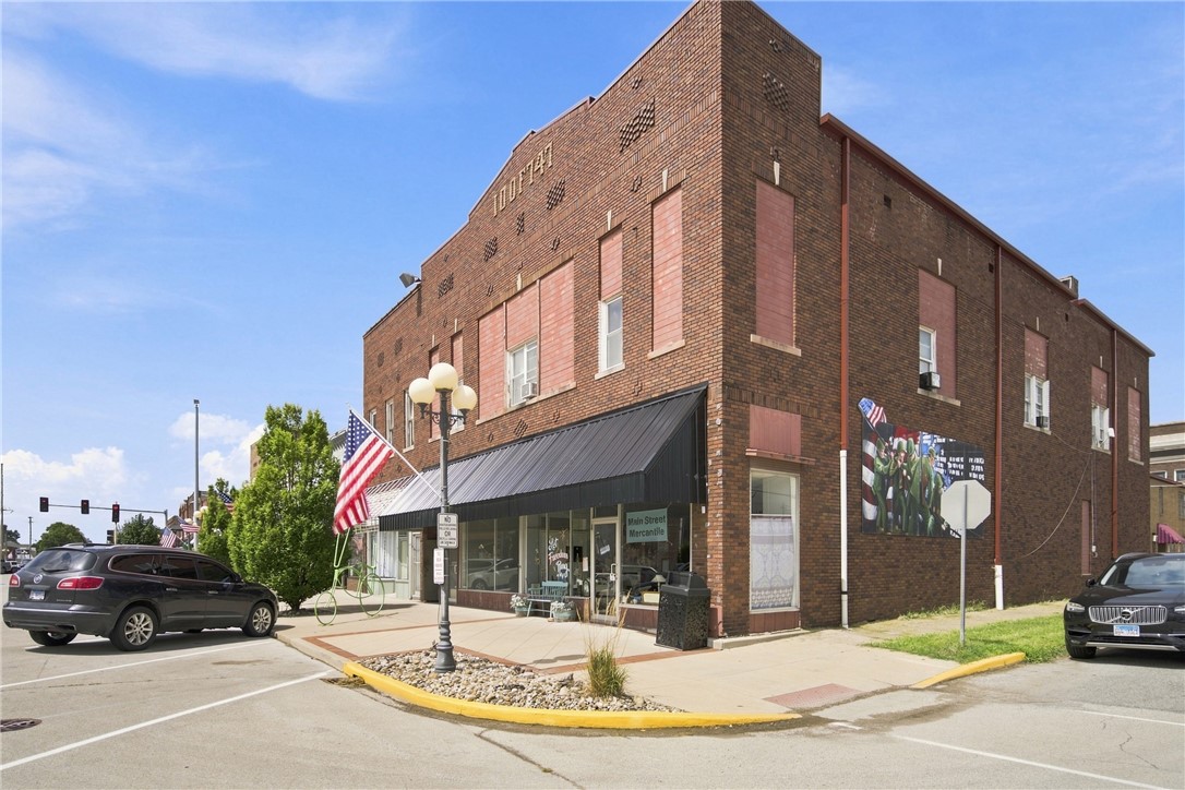 16 Main Street