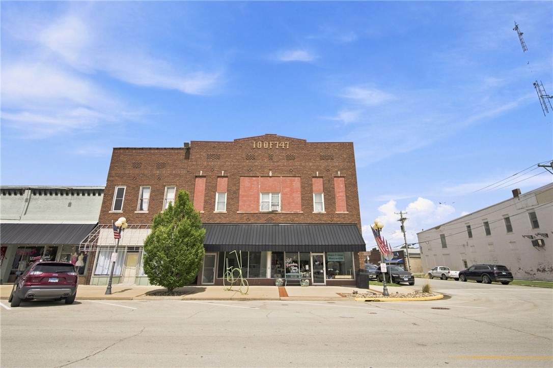 16 Main Street Property Photo 2