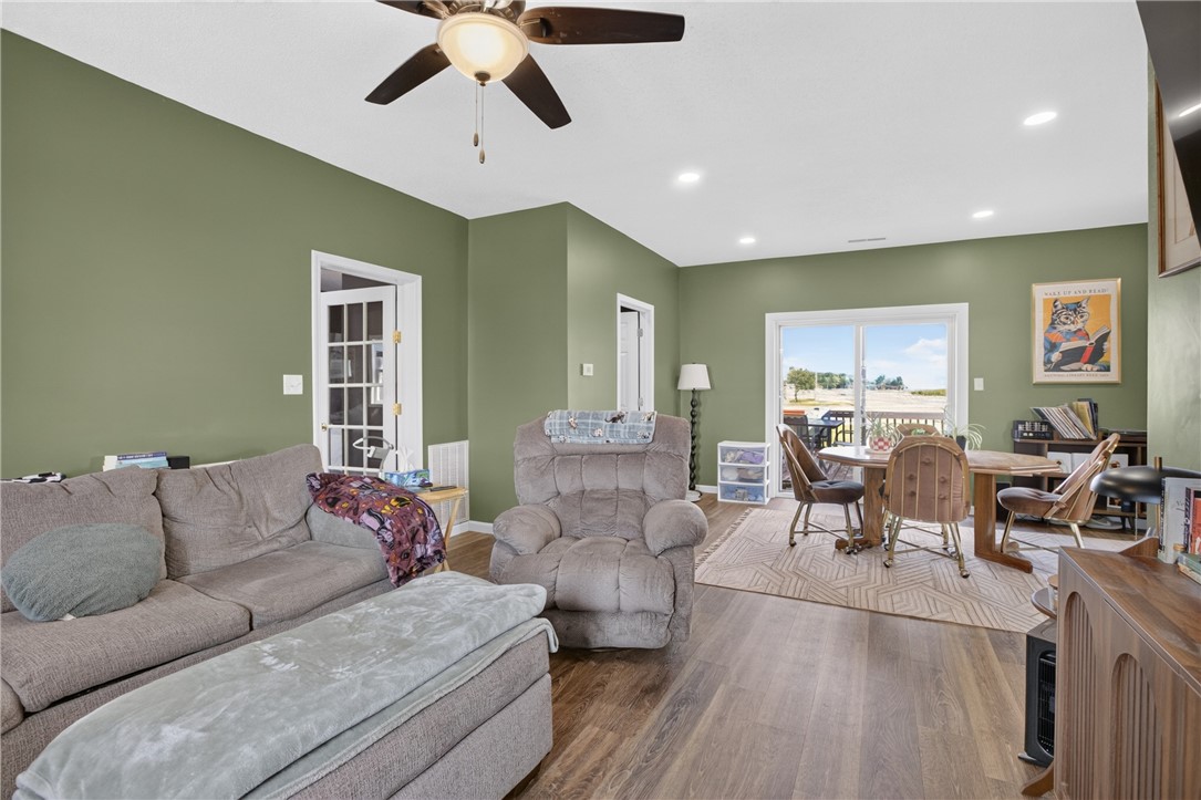 426 E Section Street Property Photo 4