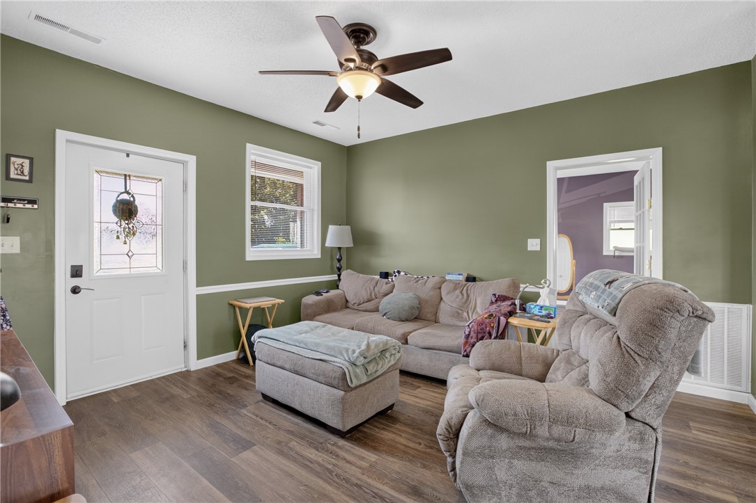 426 E Section Street Property Photo 5